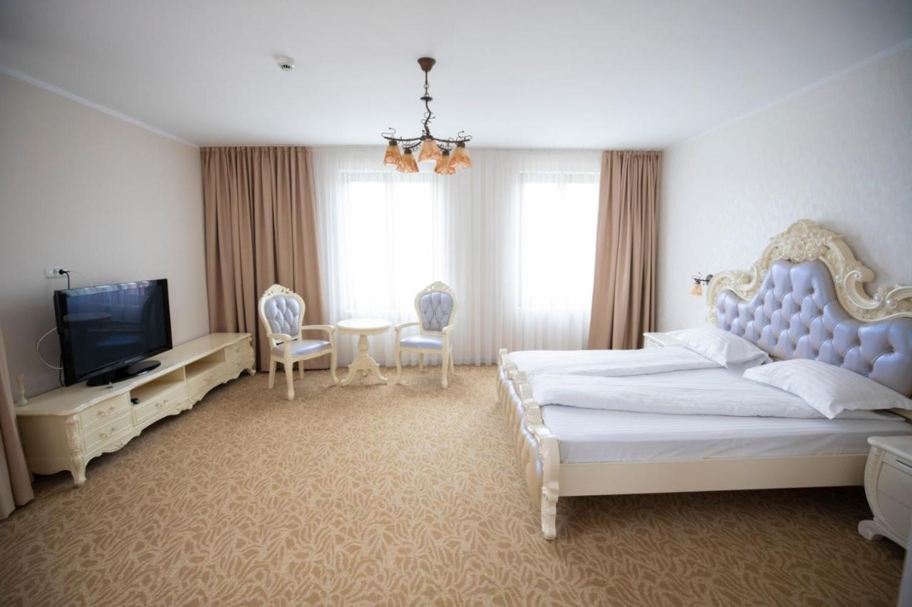 Regal Ballroom Карансебеш Экстерьер фото