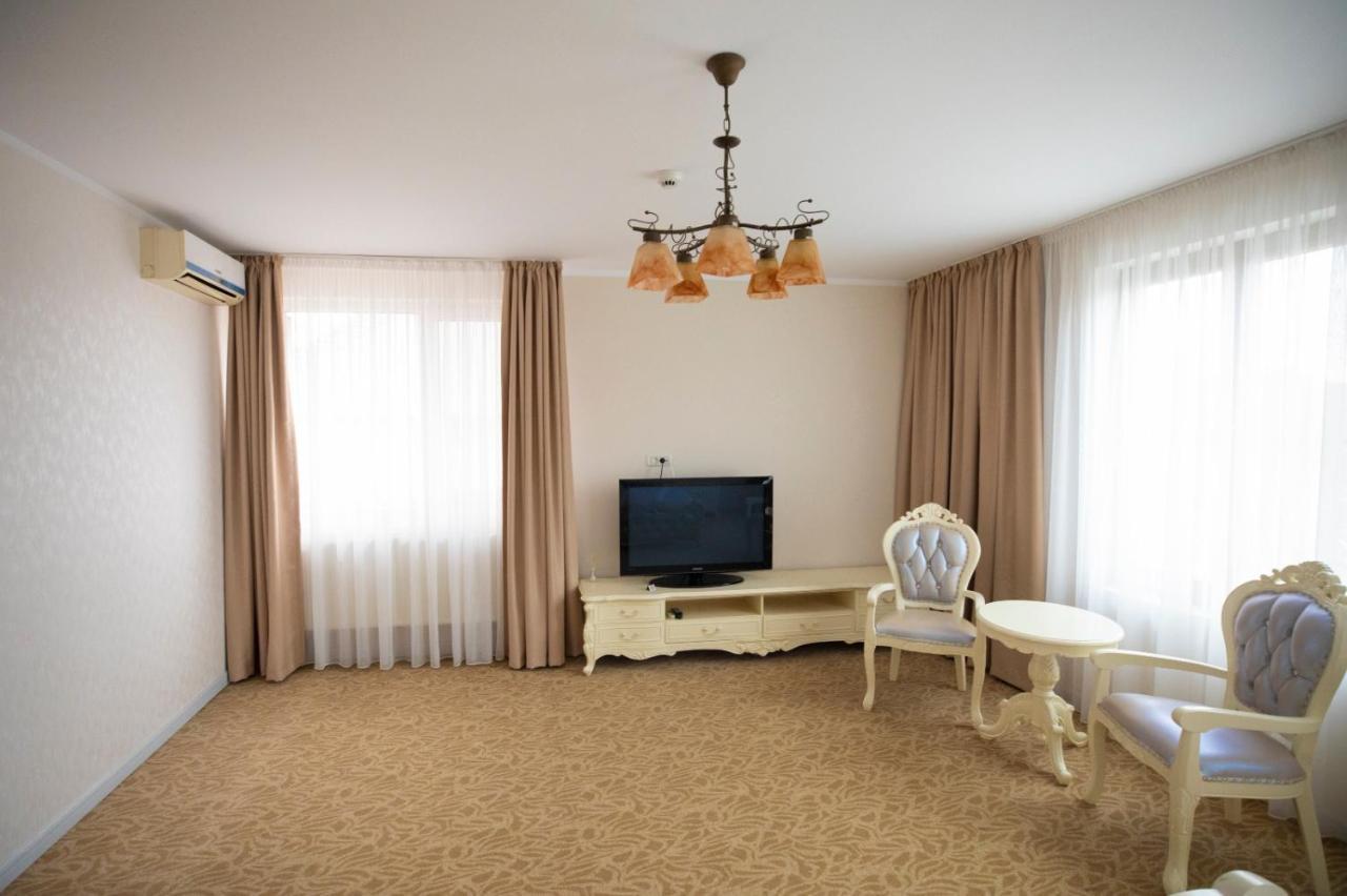 Regal Ballroom Карансебеш Экстерьер фото