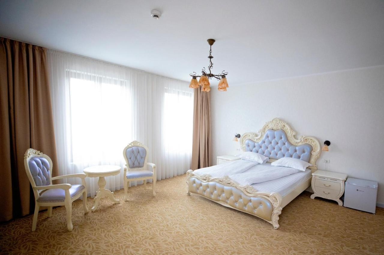 Regal Ballroom Карансебеш Экстерьер фото