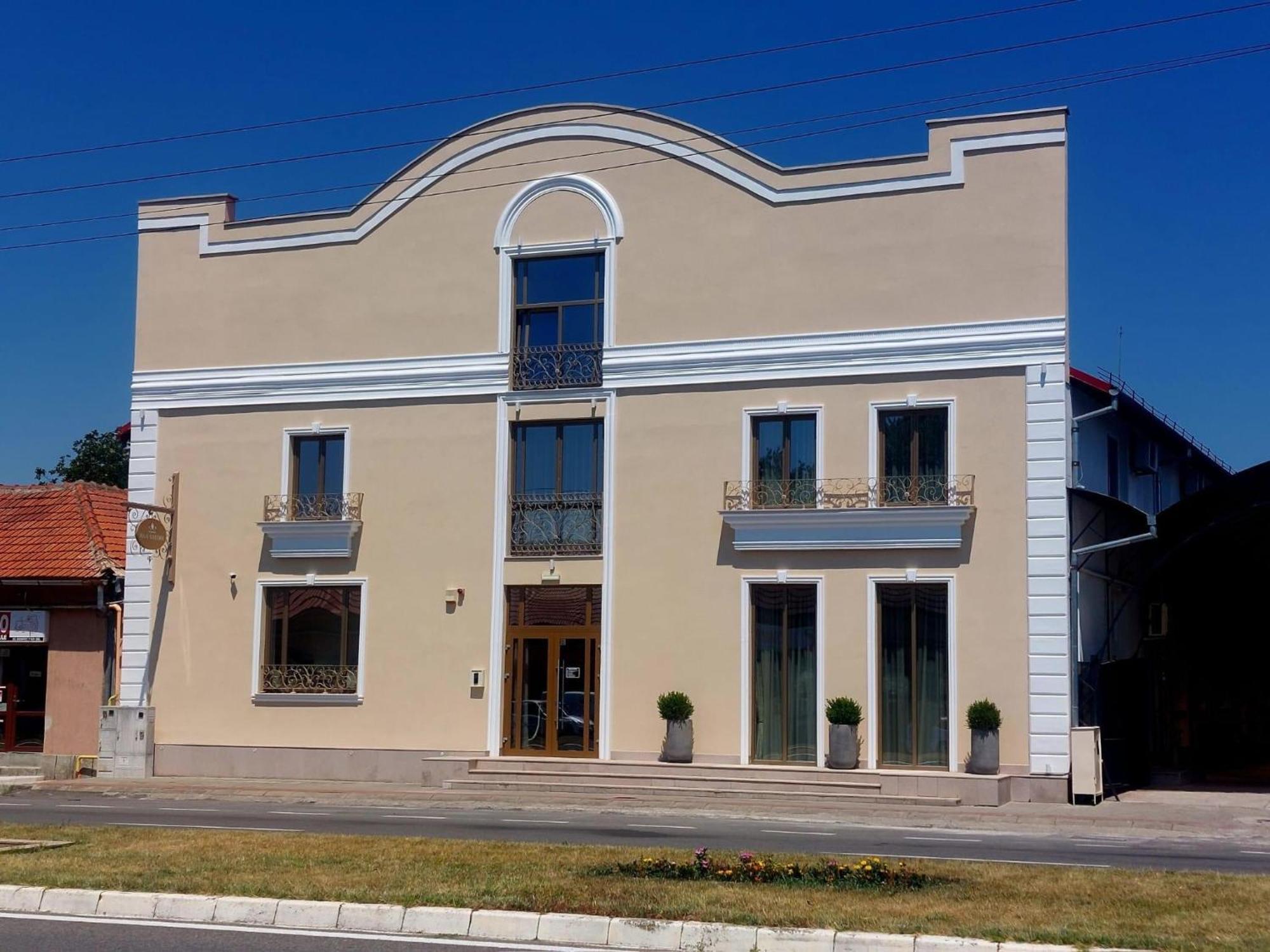 Regal Ballroom Карансебеш Экстерьер фото